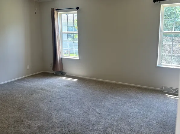 1077 Cherry St #36, Manteno, IL 60950