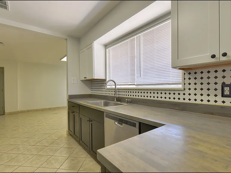 3807 Waymore Dr — Photo 8