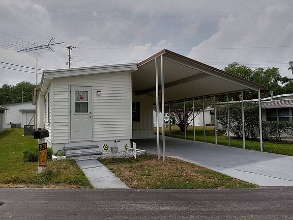 2nd image of 895 E Colonial Cir