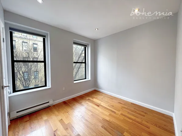 350 Manhattan Avenue image 1 of 6