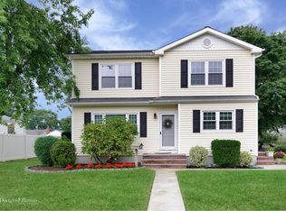 1151 Namdac Ave, Bay Shore, NY 11706