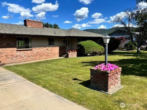 10 Westlake Road, Oroville, WA 98844
