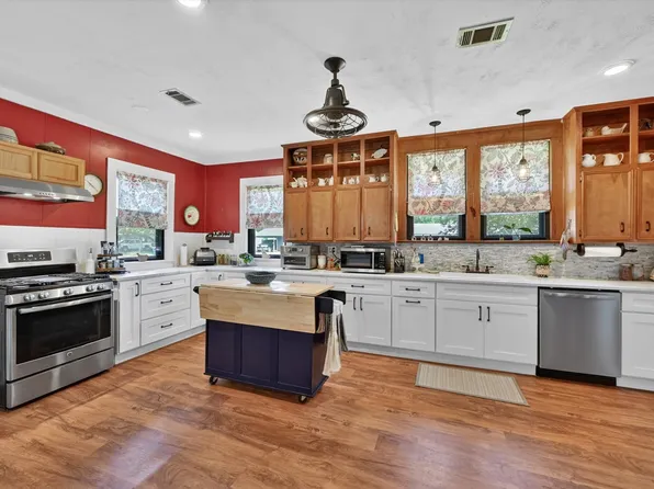 801 S Hall St, Ennis, TX 75119