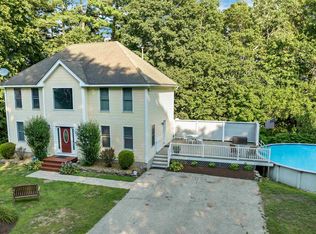 12 Lawrence St, Derry, NH 03038