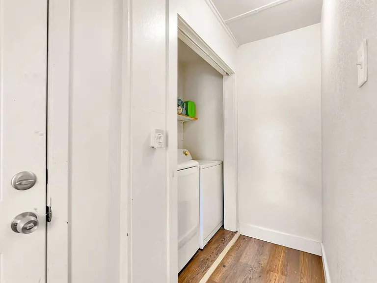 520 Helena St — Photo 23