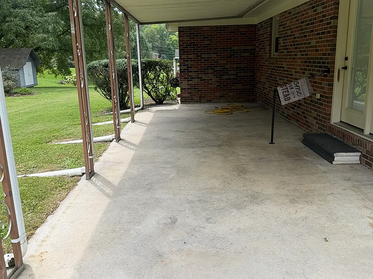 130 Carden Ln — Photo 16