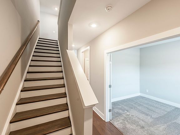 5th image of 416 Mattieton Ln