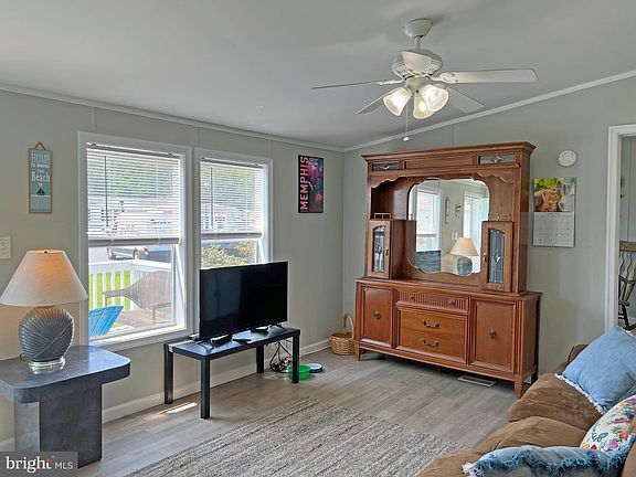 5th image of 150 Green Meadow Br #121