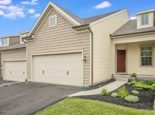 3 Barnett Rd #802, Flemington, NJ 08822