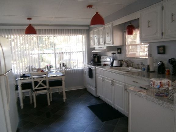 3rd image of 802 Fountainview N