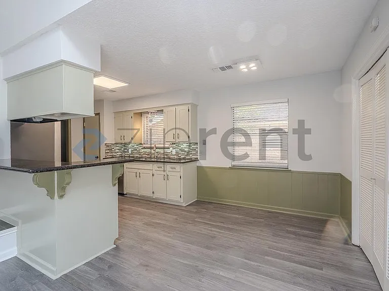 15443 Blackhawk Blvd — Photo 12