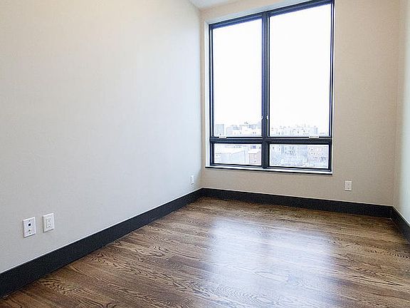 3rd image of 875 De Kalb Ave #2B