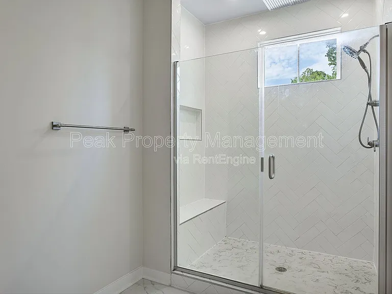 1633 Bilder Ct — Photo 17