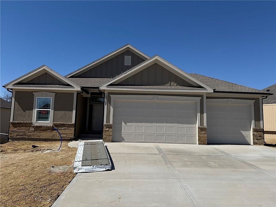 1st image of 13507 Terrace Park Dr