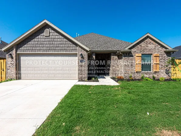 520 Aster St, Centerton, AR 72719