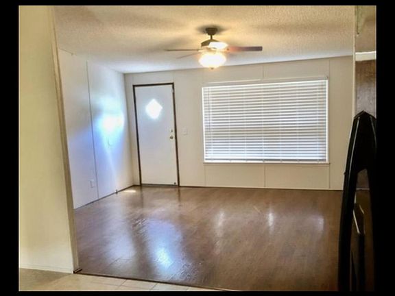 4th image of 2107 Smith St