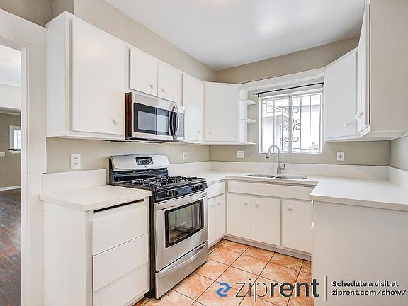 4th image of 1118 W 70th St