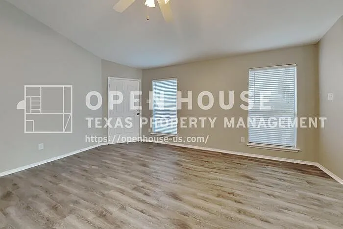 2128 Ingrid Ln — Photo 3