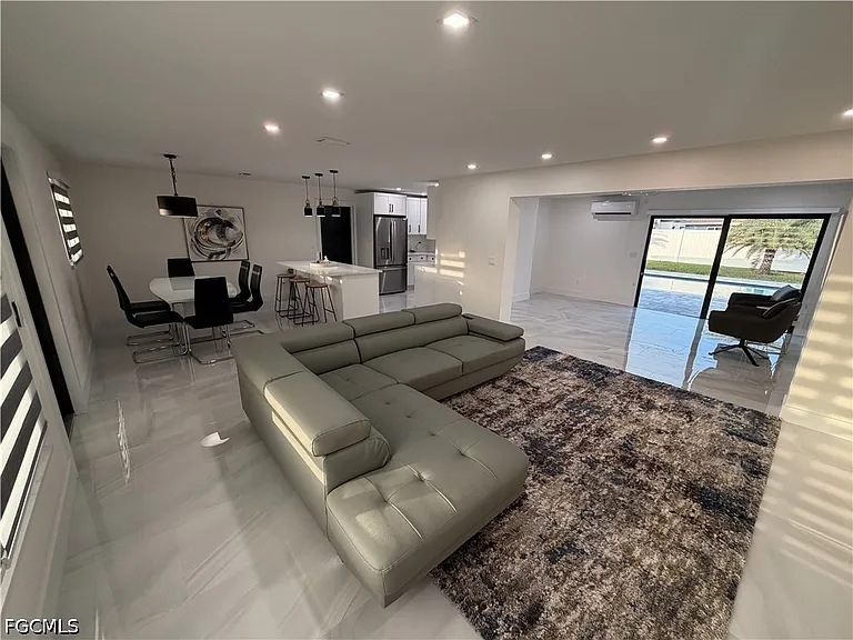 4937 Edith Esplanade Cpe — Photo 14