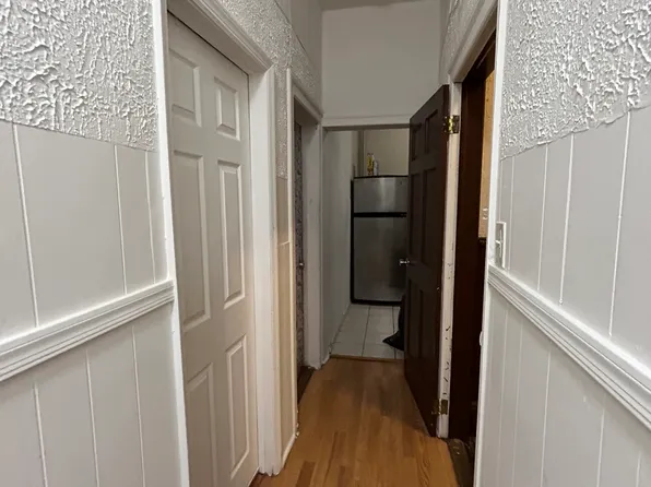 4424 Third Avenue image 28 of 33