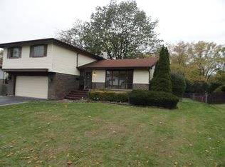 18052 Tarpon Ct, Homewood, IL 60430