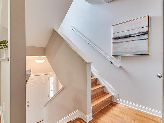 3rd image of 5321 Reserve Cir