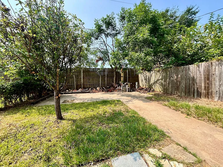 3904 Woodbury Ct — Photo 33