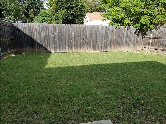 3rd image of 8046 Doreen Ave