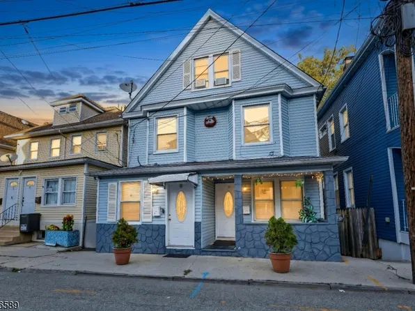 9 Lowden St, Elizabeth City, NJ 07208