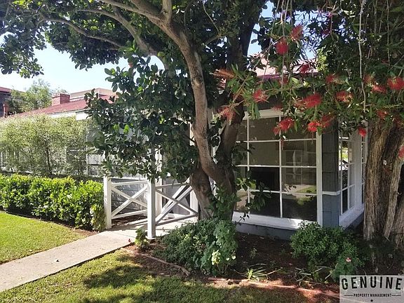3rd image of 610 Marguerite Ave