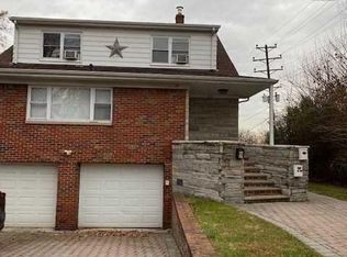 821 Kingsland Ln, Fort Lee, NJ 07024