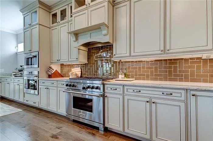 Wolf has range, convection oven, microwave