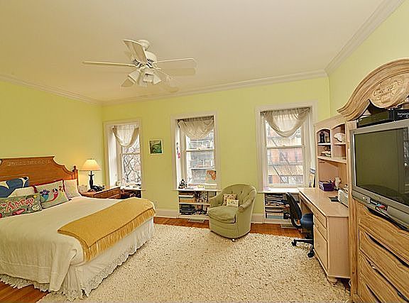 4th image of 504 E 87th St