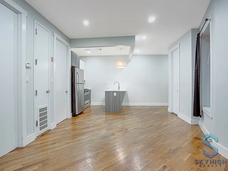 2061 Union St #2L — Photo 3