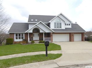 3178 Caroline Ct, Dubuque, IA 52001