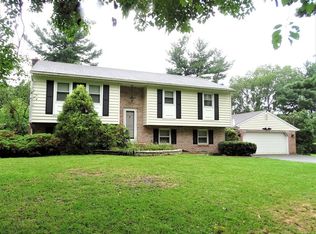 400 Valley Rd, Lancaster, PA 17601