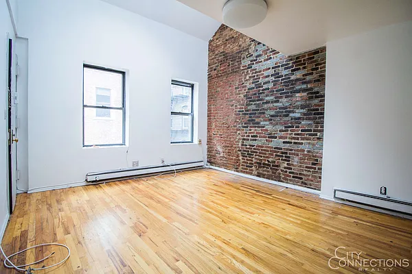 Rented by City Connections Realty | media 37