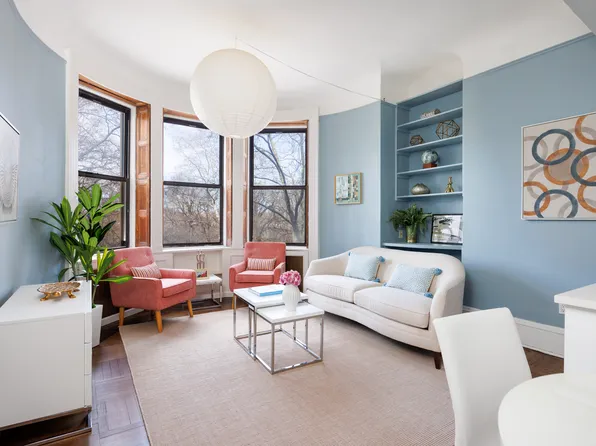 292 Riverside Drive image 1 of 10