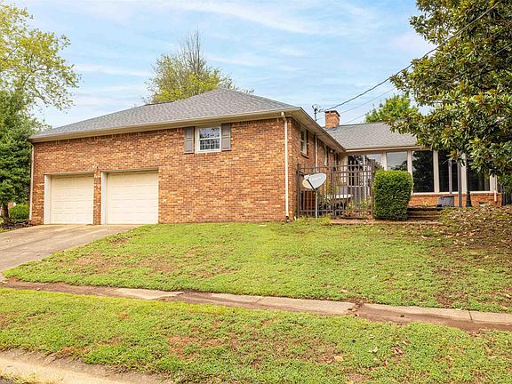 3rd image of 306 Terrace Dr