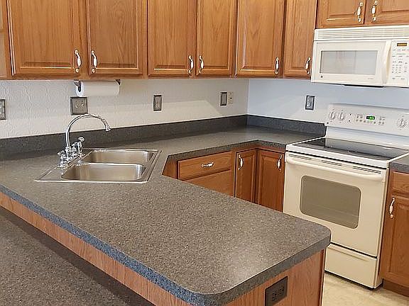 Kitchen with dishwasher