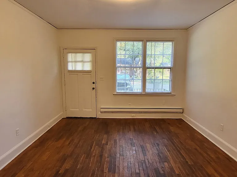 6 Woodlawn Ct — Photo 3