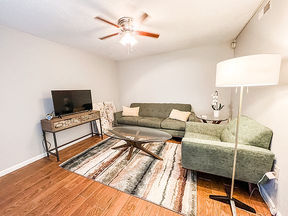 5th image of 2990 Rhodes Cir S APT 203