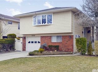 3546 Riverside Dr, Oceanside, NY 11572