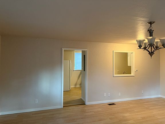 5th image of 1701 Lansing St