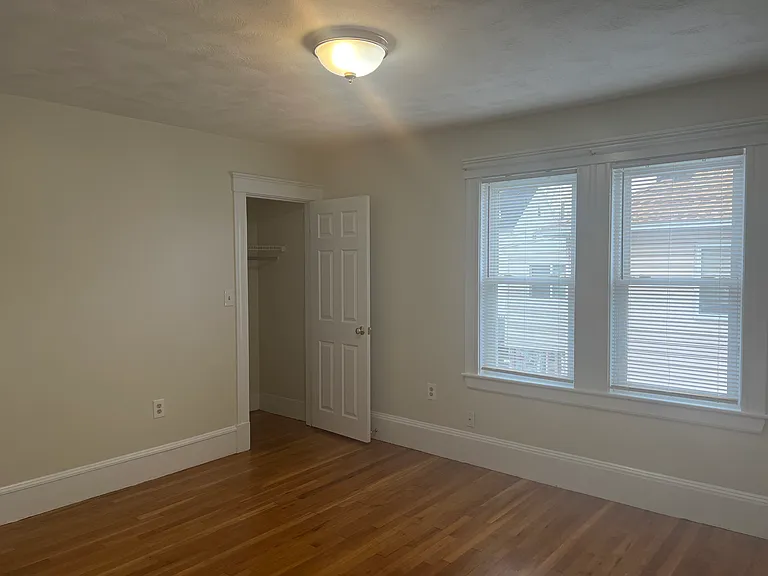 569 Main St #2R — Photo 9