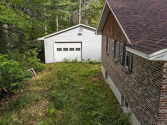 3rd image of 1897 Hanwell Rd