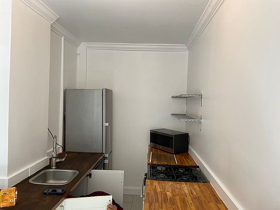 3rd image of 2079 Wallace Ave APT 371
