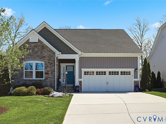 2nd image of 17401 Great Falls Cir