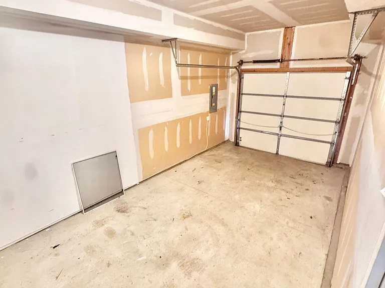 309 Maple Ct — Photo 23