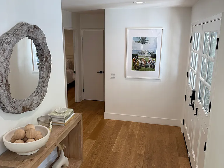 2964 Mandeville Canyon Rd — Photo 3